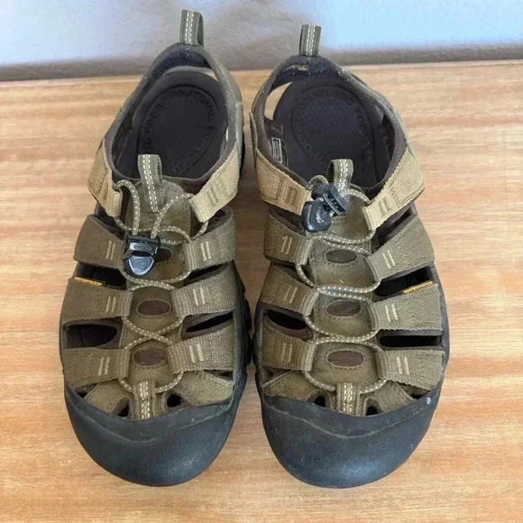 Keen Newport Men’s Waterproof Outdoors Sandals Size 10 US Green Closed Toe - Picture 12 of 12